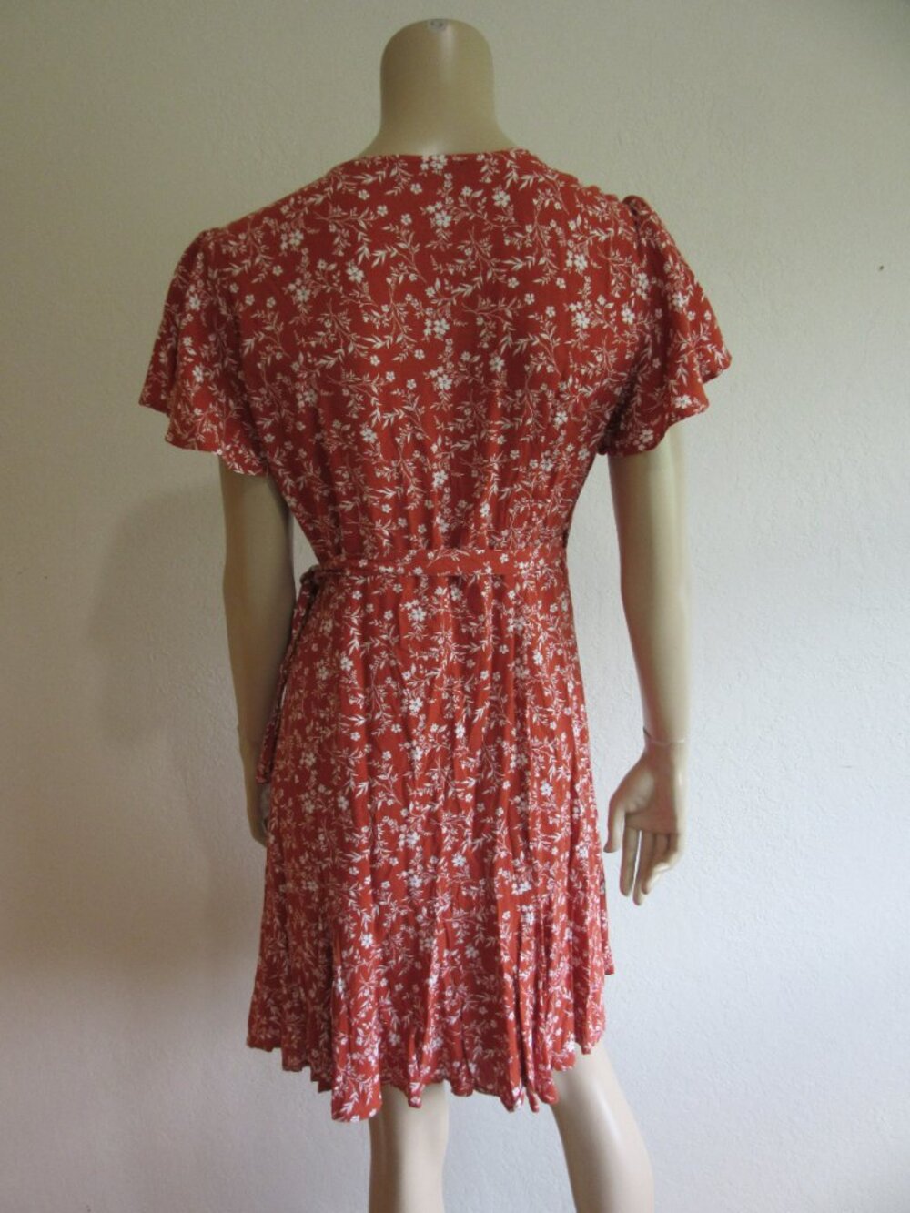 Blue Rain by Francesca's Rust Color & White M Floral Wrap Dress-NWT - Picture 2 of 5